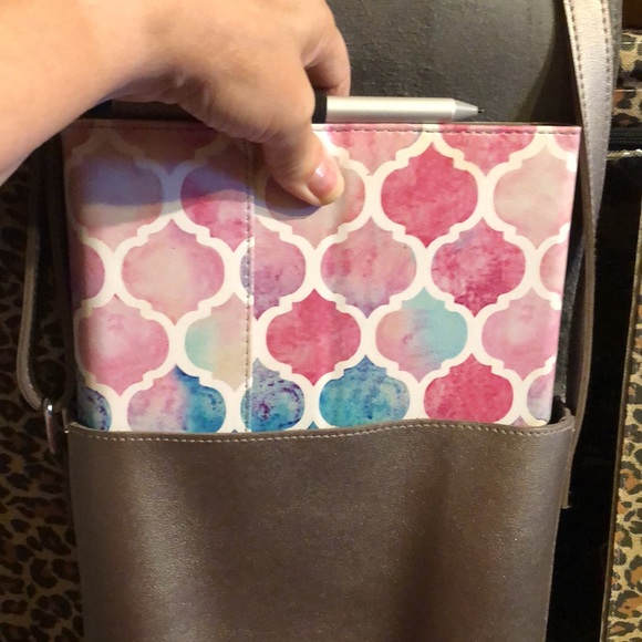 Crossbody Gold-Metallic Crossbody Satchel Bag - Picture 7 of 9